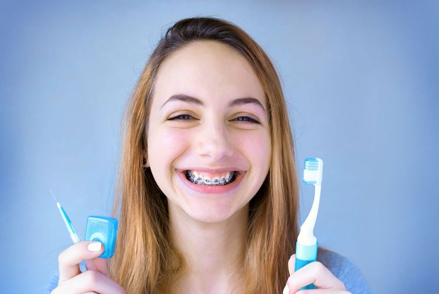 Cómo cuidar tus brackets: productos esenciales para una buena higiene ortodóntica